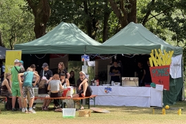 Der Stand von Don Bosco Regensburg beim Bunten Wochenende für Toleranz und Demokratie