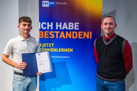 Tino Seibel von Don Bosco Sachsen ist jahrgansgbester Azubi 2023 im Bereich Industrieelektronik 