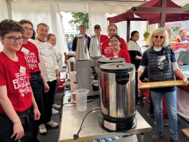 Mitarbeitende von Don Bosco Sachsen beim Versorgungsstand auf dem Katholikentag 2024 in Erfurt