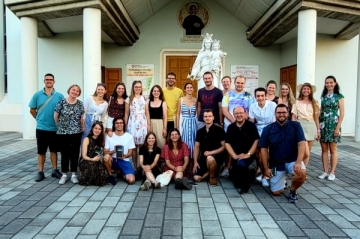 23 Teilnehmende aus Wien, Tirol und Stuttgart besuchten die Jugendexerzitien in Italien. 