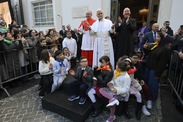 04_Papstbesuch Sacro Cuore_Kinder_SIM4583_1.JPG