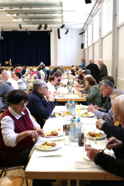 Mittagessen im Veranstaltungssaal